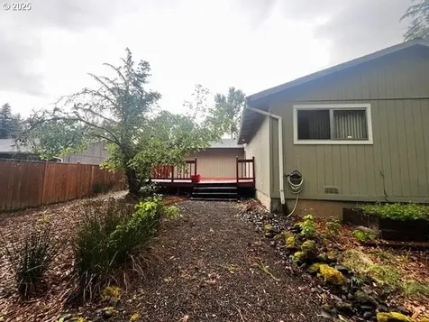 8304 SW Davies Court Portland OR 97223