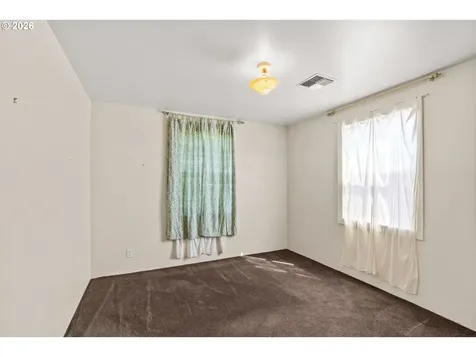 1649 G Street Springfield OR 97477