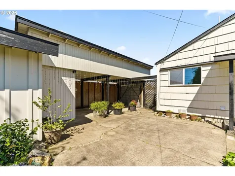 1649 G Street Springfield OR 97477