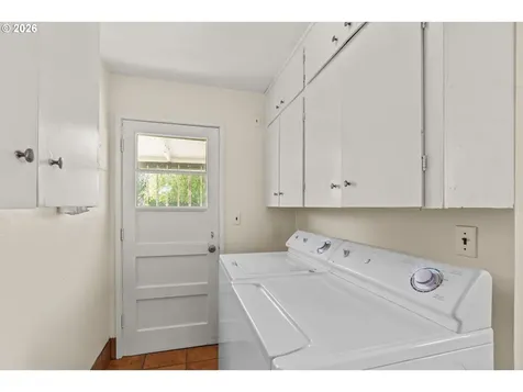1649 G Street Springfield OR 97477