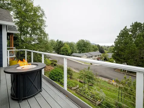 1659 Whispering Pines Drive Seaside OR 97138