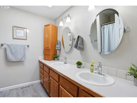 15068 Hiltonhead Court Oregon City OR 97045