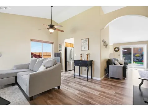 15068 Hiltonhead Court Oregon City OR 97045