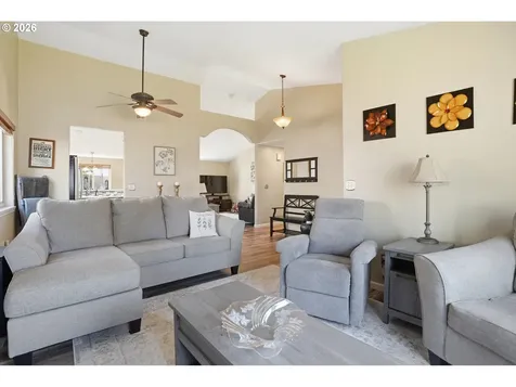 15068 Hiltonhead Court Oregon City OR 97045