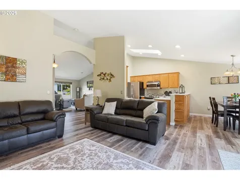 15068 Hiltonhead Court Oregon City OR 97045