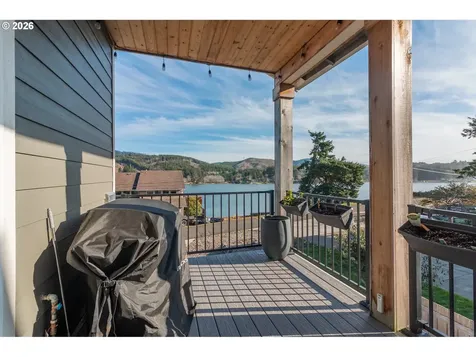 1495 NE Lake Drive Lincoln City OR 97367