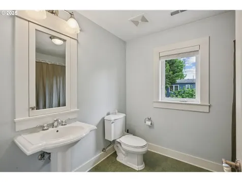 2358 SE 53rd Avenue Portland OR 97215