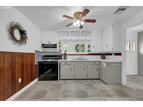 544 Lou Gray Drive Myrtle Creek OR 97457