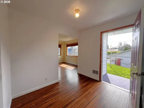 1092 Lewis Street North Bend OR 97459