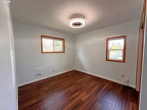 1092 Lewis Street North Bend OR 97459