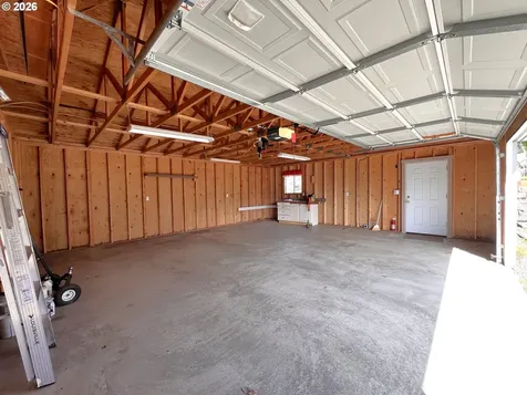 1092 Lewis Street North Bend OR 97459