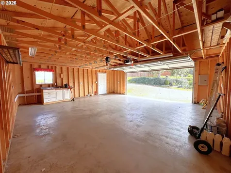 1092 Lewis Street North Bend OR 97459