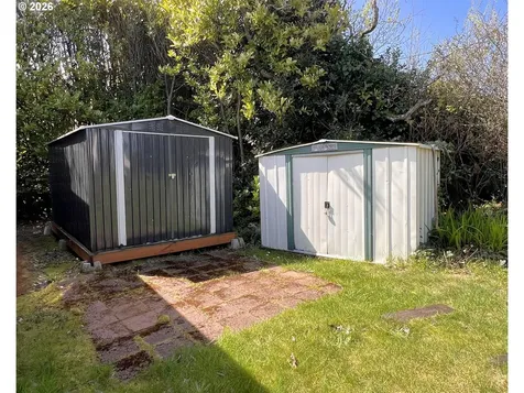 1092 Lewis Street North Bend OR 97459