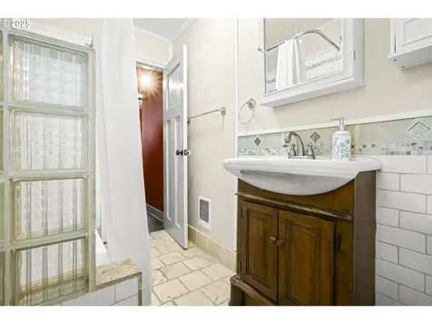 5315 NE 23rd Avenue Portland OR 97211