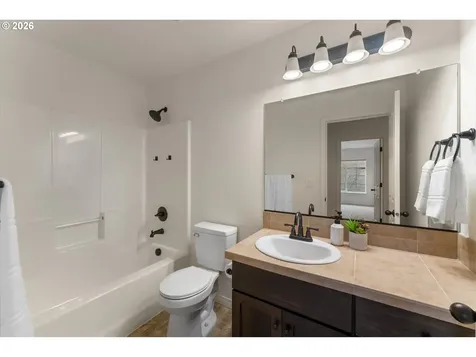 3027 SE Kingswood Avenue Hillsboro OR 97123