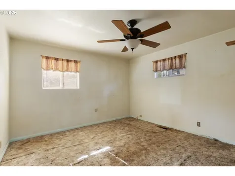 2812 W Sanders Avenue Roseburg OR 97471