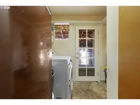 2812 W Sanders Avenue Roseburg OR 97471