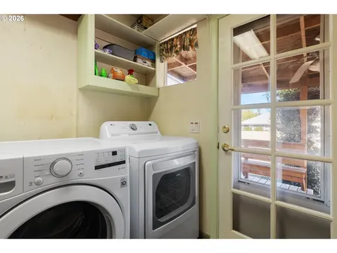 2812 W Sanders Avenue Roseburg OR 97471