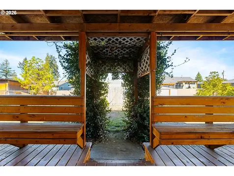 2812 W Sanders Avenue Roseburg OR 97471