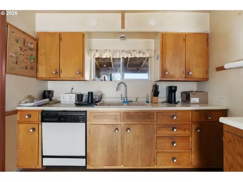2812 W Sanders Avenue Roseburg OR 97471