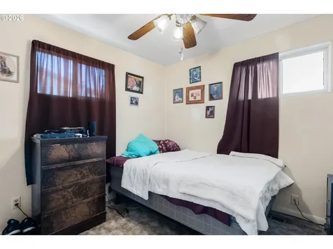 2812 W Sanders Avenue Roseburg OR 97471
