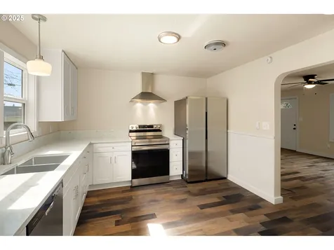 1213 Modoc Street Springfield OR 97477