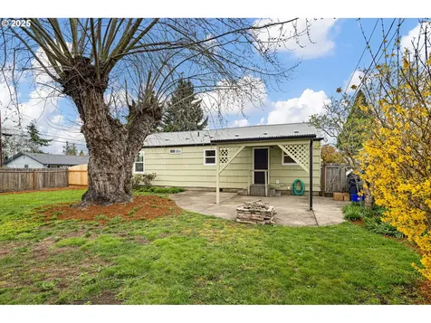 1213 Modoc Street Springfield OR 97477