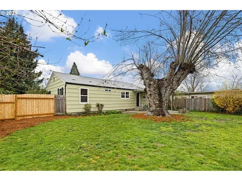 1213 Modoc Street Springfield OR 97477