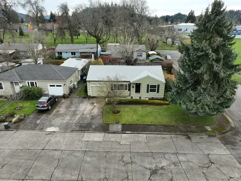 1213 Modoc Street Springfield OR 97477