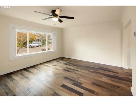 1213 Modoc Street Springfield OR 97477