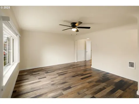 1213 Modoc Street Springfield OR 97477