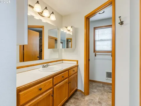 611 NW 4th Place Battle Ground WA 98604