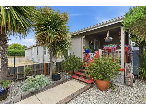 2294 Marion Street North Bend OR 97459