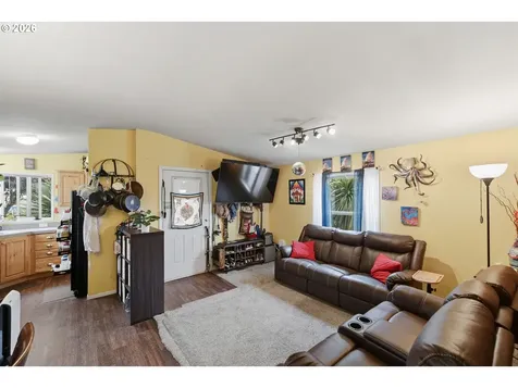 2294 Marion Street North Bend OR 97459