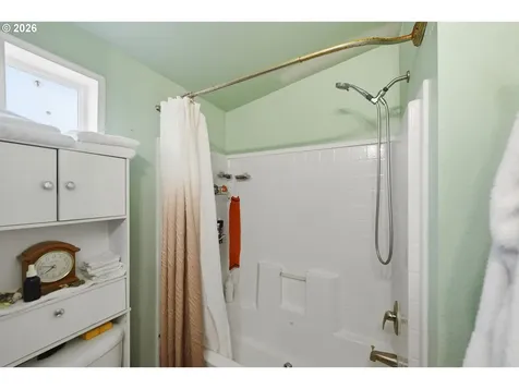 2294 Marion Street North Bend OR 97459