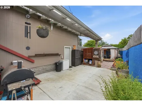 2294 Marion Street North Bend OR 97459
