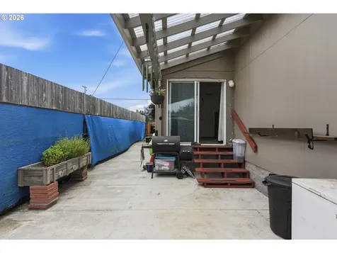 2294 Marion Street North Bend OR 97459