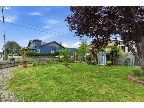 2294 Marion Street North Bend OR 97459
