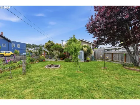 2294 Marion Street North Bend OR 97459