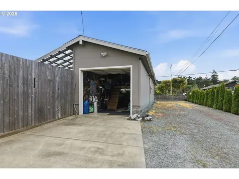 2294 Marion Street North Bend OR 97459