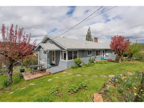 944 SE Kane Street Roseburg OR 97470