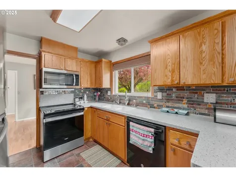 944 SE Kane Street Roseburg OR 97470