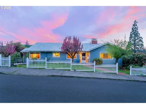 944 SE Kane Street Roseburg OR 97470