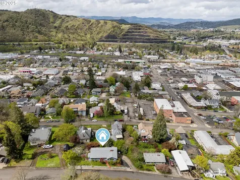 944 SE Kane Street Roseburg OR 97470