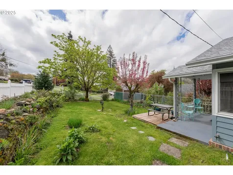 944 SE Kane Street Roseburg OR 97470