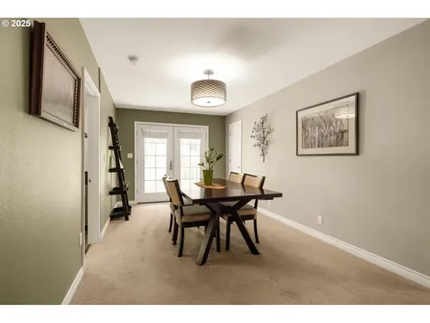 7040 SW 31st Avenue Portland OR 97219
