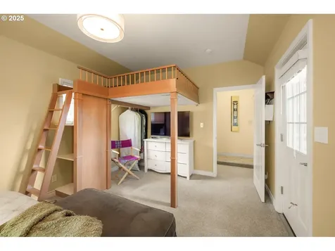 7040 SW 31st Avenue Portland OR 97219