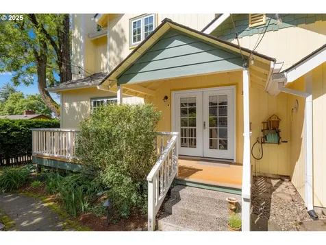 7040 SW 31st Avenue Portland OR 97219