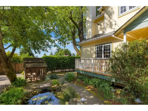 7040 SW 31st Avenue Portland OR 97219