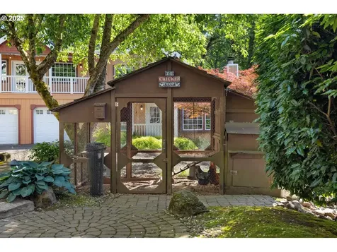 7040 SW 31st Avenue Portland OR 97219